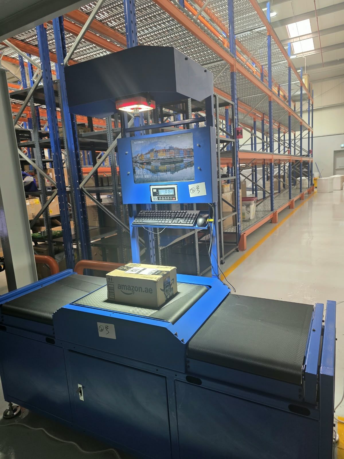 Dimension, weight and scan machine